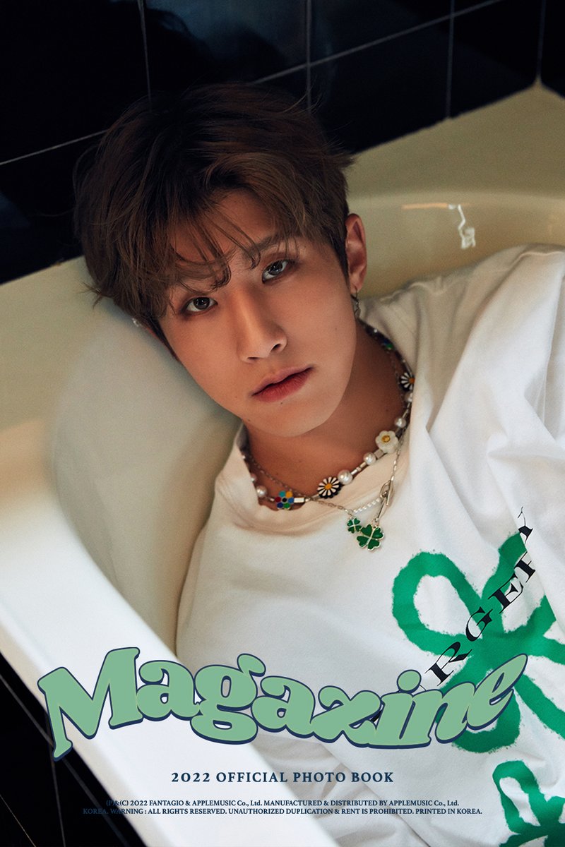 fantagiomusic_'s tweet photo. [#진진_라키]  
2022 PHOTO BOOK
<MAGAZINE>

 #JINJIN_ROCKY #진진 #JINJIN
#아스트로 #ASTRO #아로하 #AROHA https://t.co/5H7nivYVU1