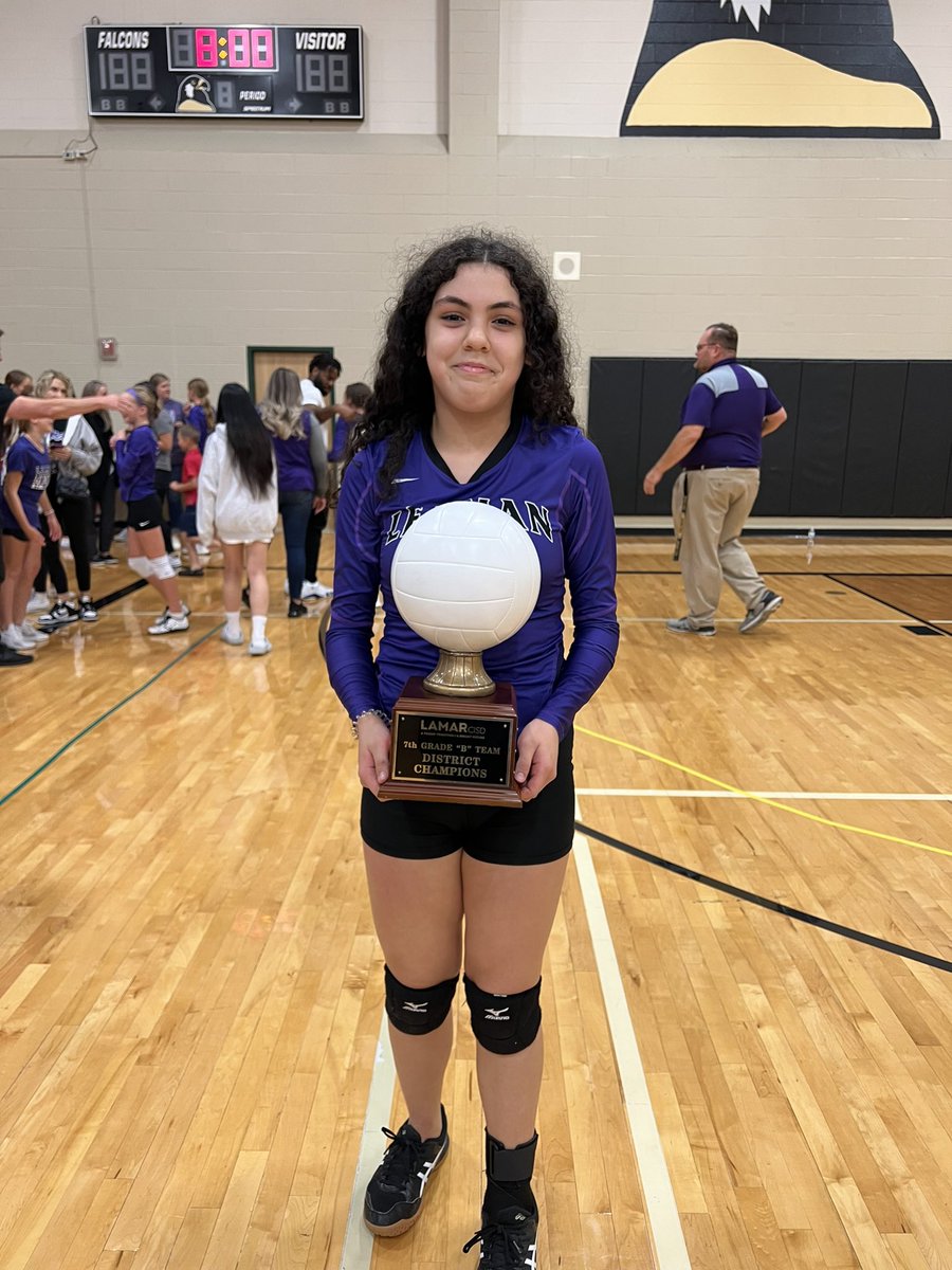 PioVerde9218's tweet photo. @DLJHLadyCharger GREAT NIGHT TO BE A CHARGER!!!! 🏆🏆🏆🏆🏐💜⚡️ Congratulations to all 4 teams!!! 🥳🥳🥳🥳👏🏼👏🏼👏🏼👏🏼🤩🤩🤩🤩 https://t.co/gcRt2O6EHe