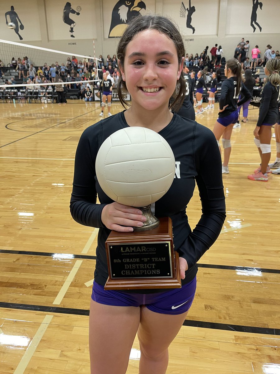PioVerde9218's tweet photo. @DLJHLadyCharger GREAT NIGHT TO BE A CHARGER!!!! 🏆🏆🏆🏆🏐💜⚡️ Congratulations to all 4 teams!!! 🥳🥳🥳🥳👏🏼👏🏼👏🏼👏🏼🤩🤩🤩🤩 https://t.co/gcRt2O6EHe