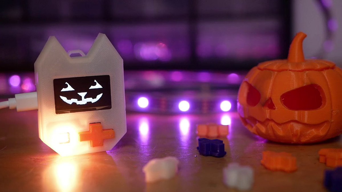 🎃 Also here are some pretty pictures I took of the #WiFiNugget in our limited edition Glow-in-the-Dark cases! @HakCat_Tech #Halloween #Spooky #Hacking