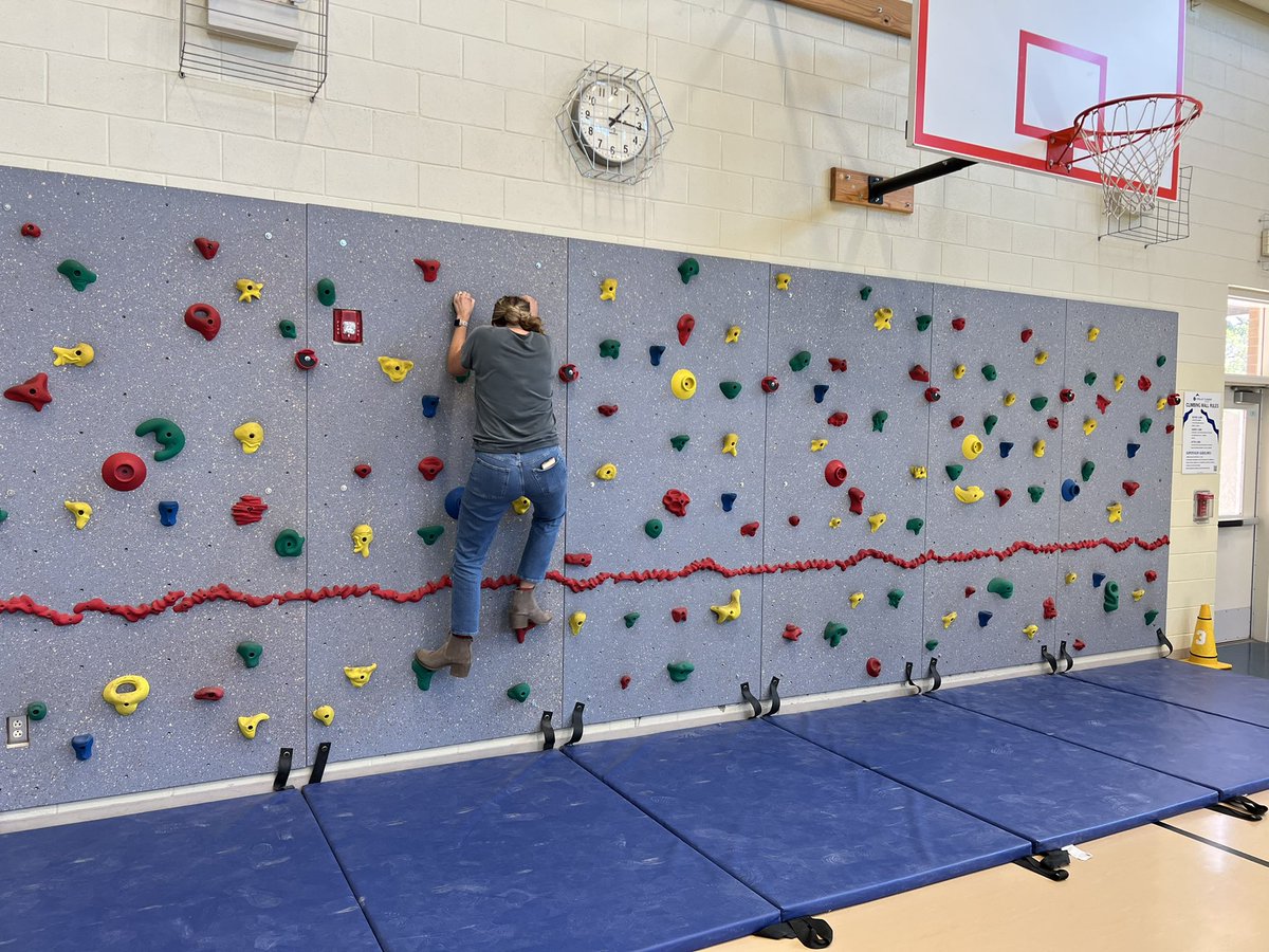 CoachSpelmanPE's tweet photo. We ❤️when our @BaldwinBobcats teachers join us! Mrs. Hively &amp; Mrs. Linahan rocked it! @WeAreAISD #BetterTogether https://t.co/Y8HFGuRWPX