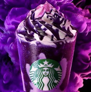 【新発売】ハロウィンパープルが不気味…？スタバの紫芋フラペチーノ。