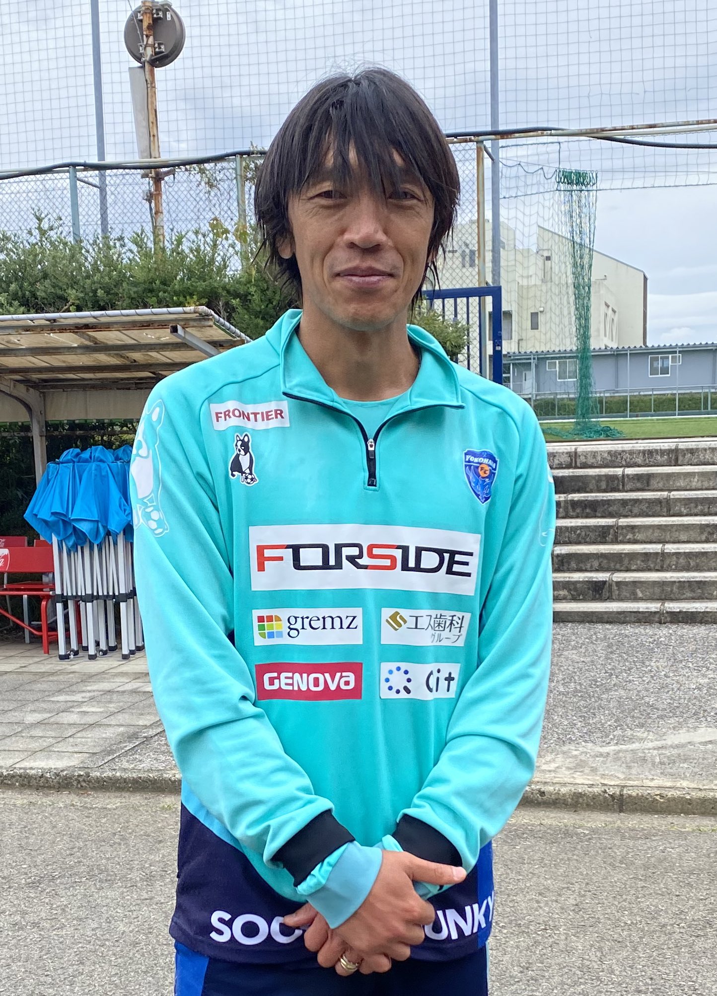 こば プレーは魅力あるし 俊さんレジェンドなのにファンサの時とか凄く気さくなんだよね 激しいスポーツだし 怪我や年齢考えたらやはりね なんか時代が終わるみたいで寂しいね Yokohamafc 中村俊輔 T Co Tha6mve6si Twitter
