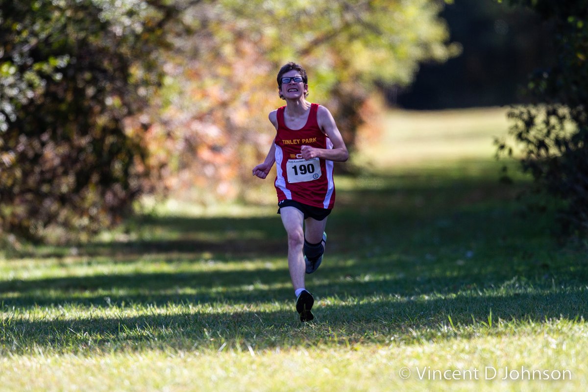 VincentDJohnson's tweet photo. As a former x-country runner, I always love showing the photo love to my long distance peeps. Here's the gallery from the #SouthSuburbanBlue meet.
#Lemont #OakForest #TFNorth #TFSouth #TinleyPark #Bremen #Hillcrest
https://t.co/hVKN8SLHwe https://t.co/h3CIkBk4uz