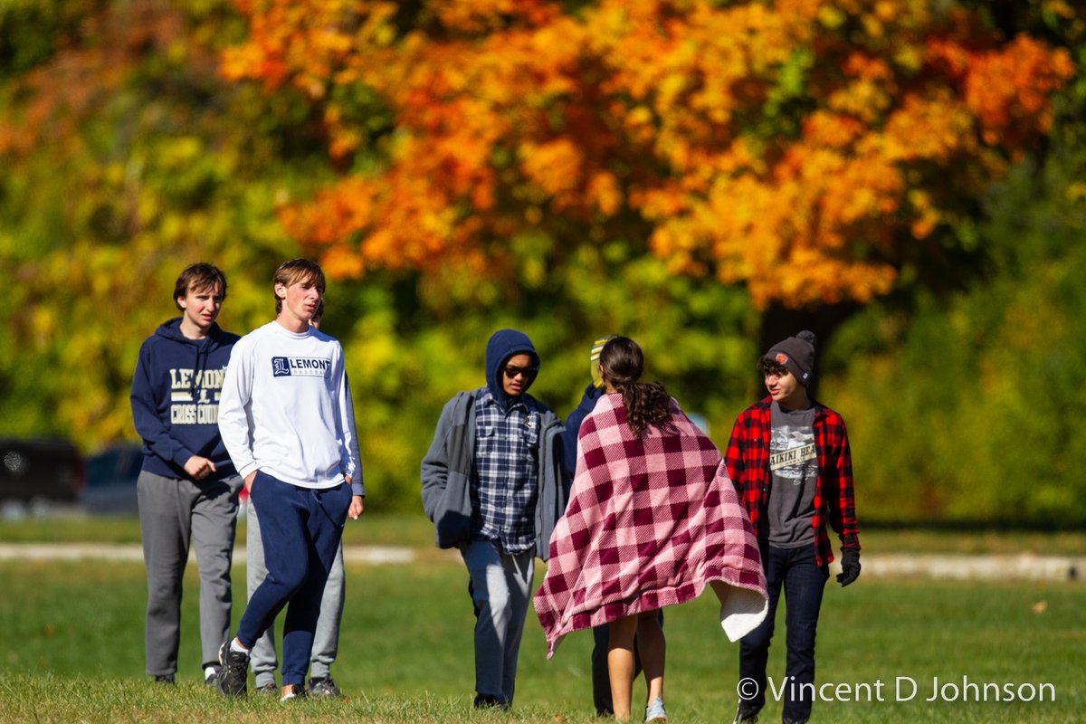 VincentDJohnson's tweet photo. As a former x-country runner, I always love showing the photo love to my long distance peeps. Here's the gallery from the #SouthSuburbanBlue meet.
#Lemont #OakForest #TFNorth #TFSouth #TinleyPark #Bremen #Hillcrest
https://t.co/hVKN8SLHwe https://t.co/h3CIkBk4uz