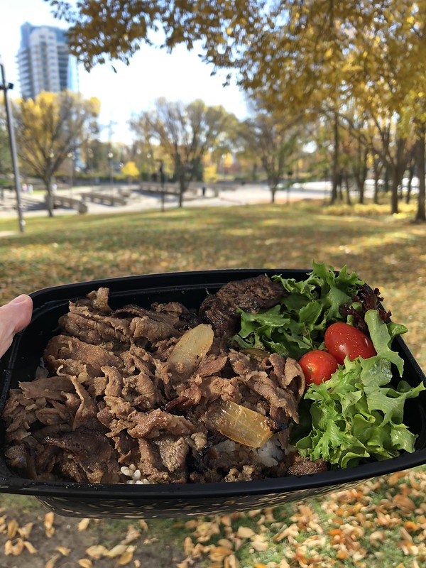 This week in #yegfood news: <a href="/Remedycafe/">Remedy Café Edmonton</a> open <a href="/UAlberta/">University of Alberta</a>, <a href="/LitFestYEG/">LitFestYEG</a> returns, <a href="/LanganoSkies/">Langano Skies</a> is back with take-out, <a href="/EdifyEdmonton/">Edify Magazine</a> highlights pizza varieties, <a href="/RogersPlace/">Rogers Place</a> takes heat for their prices, and I enjoyed <a href="/Dosirock2/">Dosirock_yeg</a> while I still had the chance: onlyhereforthefood.ca/2022/10/17/foo…