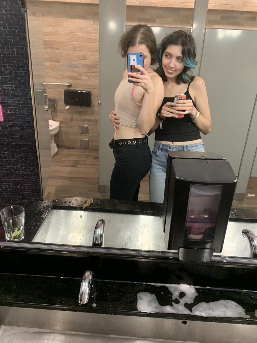 izmebeech's tweet photo. IBS @woozykarl 🤪🤪🤪 https://t.co/wmuAaMeGsr