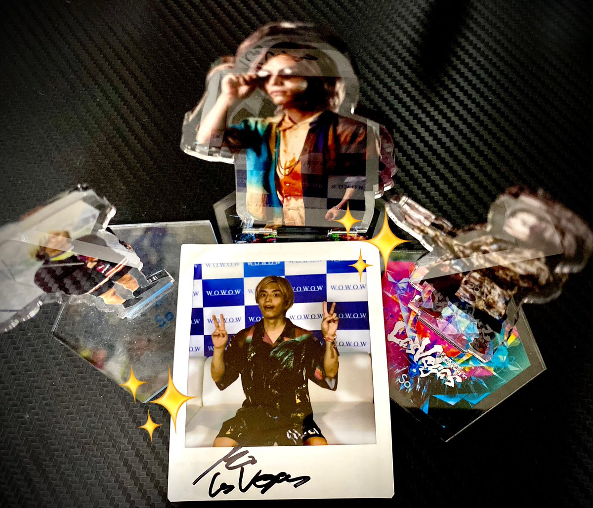 teponosuke's tweet image. 死ぬ程待ってた世界に1枚しかないSoくんのサイン入りチェキ届きました😍🥰😘❤️🧡💛💚💙💜
うおおおおぉ一生の宝にします‼️‼️‼️
#WOWOW さんありがとうございました🙏🏻✨✨✨✨✨✨✨✨✨