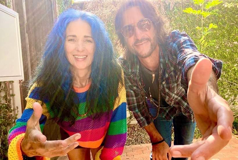 La violinista Jesse Greene y Rami Jaffee juntos el día de hoy, Jess comparte esta foto en sus redes sociales 🤘