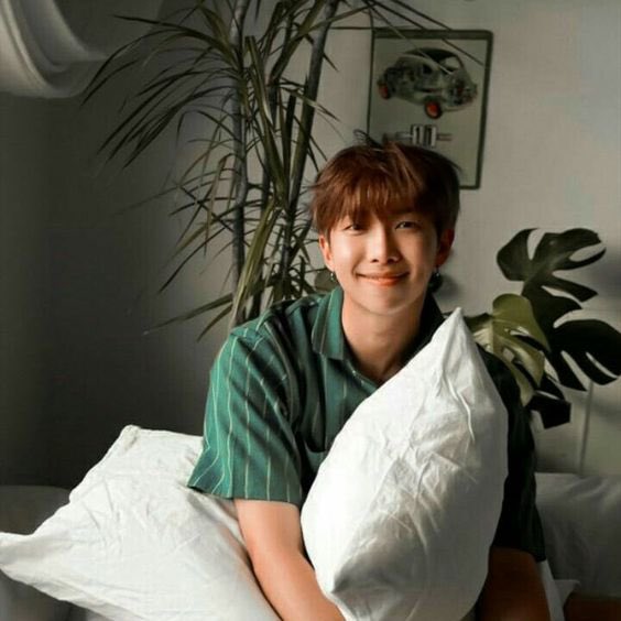 MadelineRuddell's tweet photo. @jjksyoongs my military husband 💜 https://t.co/gCEXb439tR