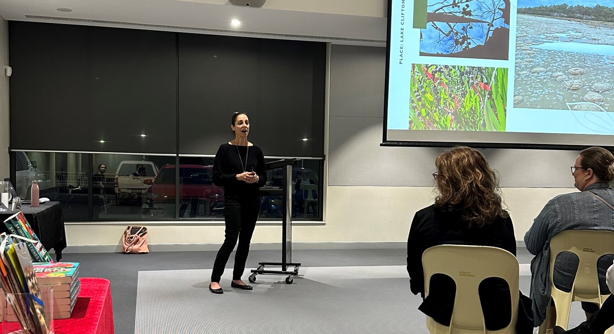 Mundaring_Lib's tweet photo. We and the audience were thoroughly engrossed in the author talk by Maria Papas on 'Skimming Stones' (@FremantlePress). Could have heard a pin drop as Maria talked about background to the novel and her writing processes. Ultimately uplifting, a story that'll stay with you. 🙂 https://t.co/T0RjysJV6I