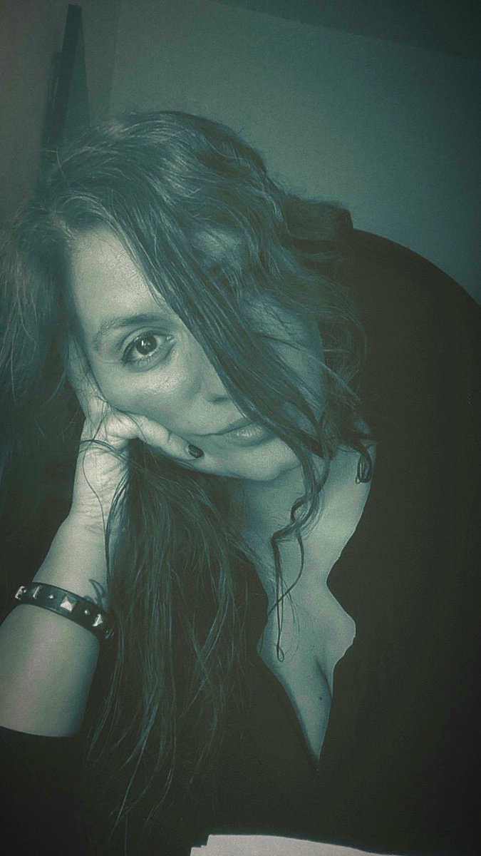 lorevicente's tweet photo. Turno noche continuado 💤 
#translatoratwork https://t.co/R9ov4r2ujT