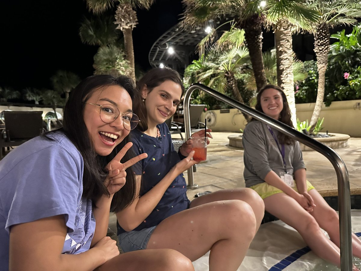 ry_lnt's tweet photo. #MenonLab relaxing before Day 2 of #PREBIC North America! 🏝️😬 https://t.co/3knWQka4Jw