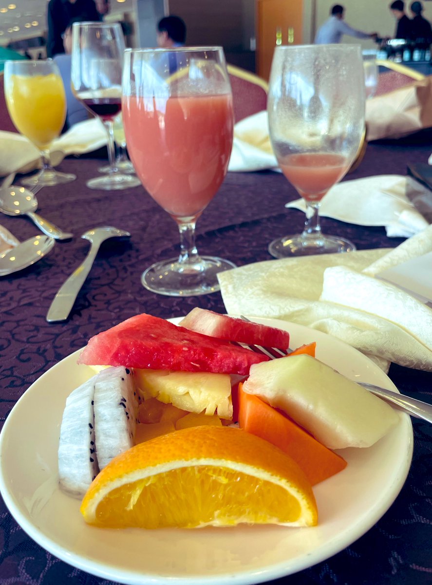 aandrewz's tweet photo. Colourful Lunch #Lunchscene https://t.co/VqyyA1P49E