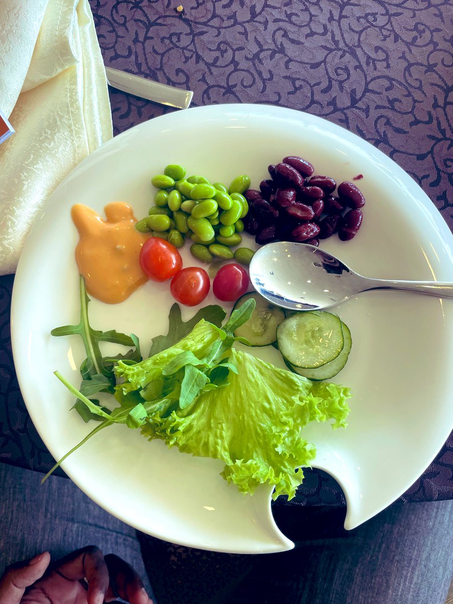 aandrewz's tweet photo. Colourful Lunch #Lunchscene https://t.co/VqyyA1P49E