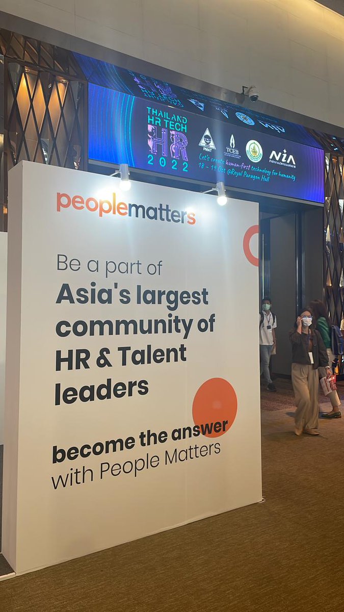 PeopleMatters2's tweet photo. Come one, come all! It's Day 1 of the highly anticipated Thailand HR Tech 2022. People Matters brings you the opportunity to "Become the Answer" to salient questions faced by your organisation.
#THAILANDHRTECH2022 #Thailand #VisitUs #LiveNow #InteractiveBooth https://t.co/04vSlM0stl