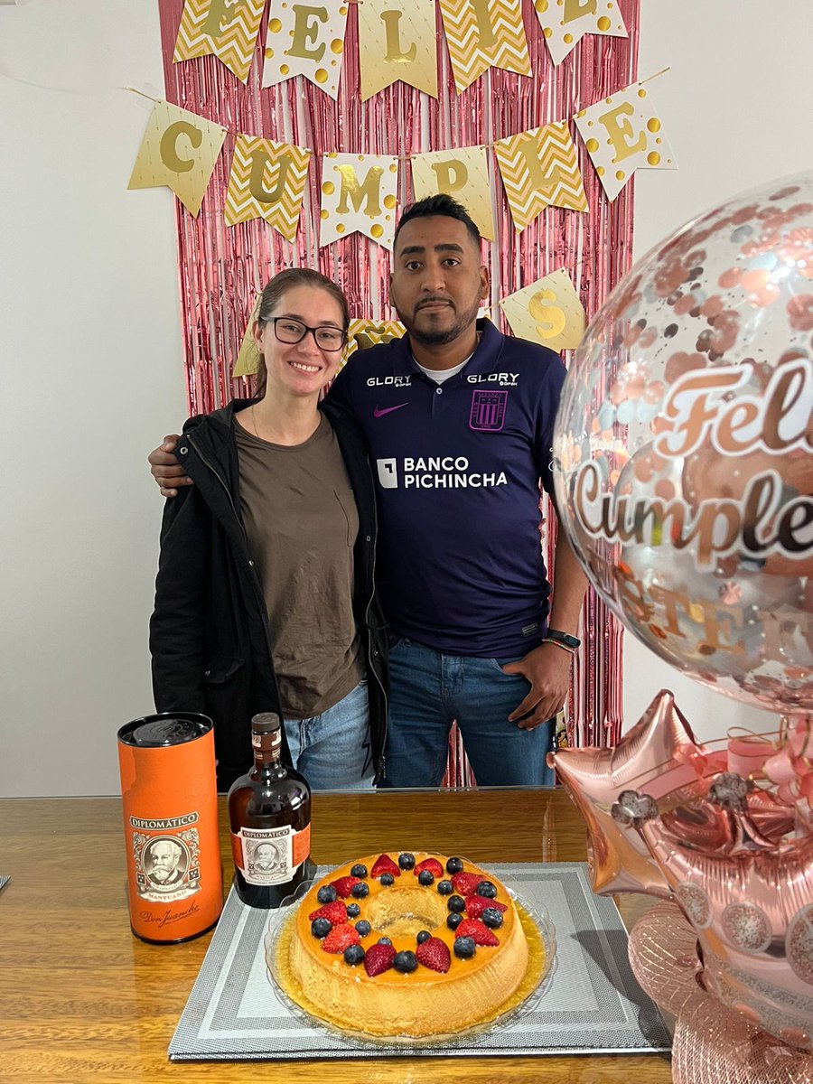 JohnAntoniCast1's tweet photo. @MovistarDeporPe #AlAngulo En el cumpleaños de mi novia, con lo más elegante que tengo para fechas importantes.
JUNTO A LO QUE TANTO AMO
MI NOVIA Y MI ALIANZA LIMA
💜🤍💜
@MovistarDeporPe @FrancoCabreraFC @MSUCCAR @PedroEloyG @Jose_Chavarri @diegoreba22 https://t.co/C7BirWG4Et