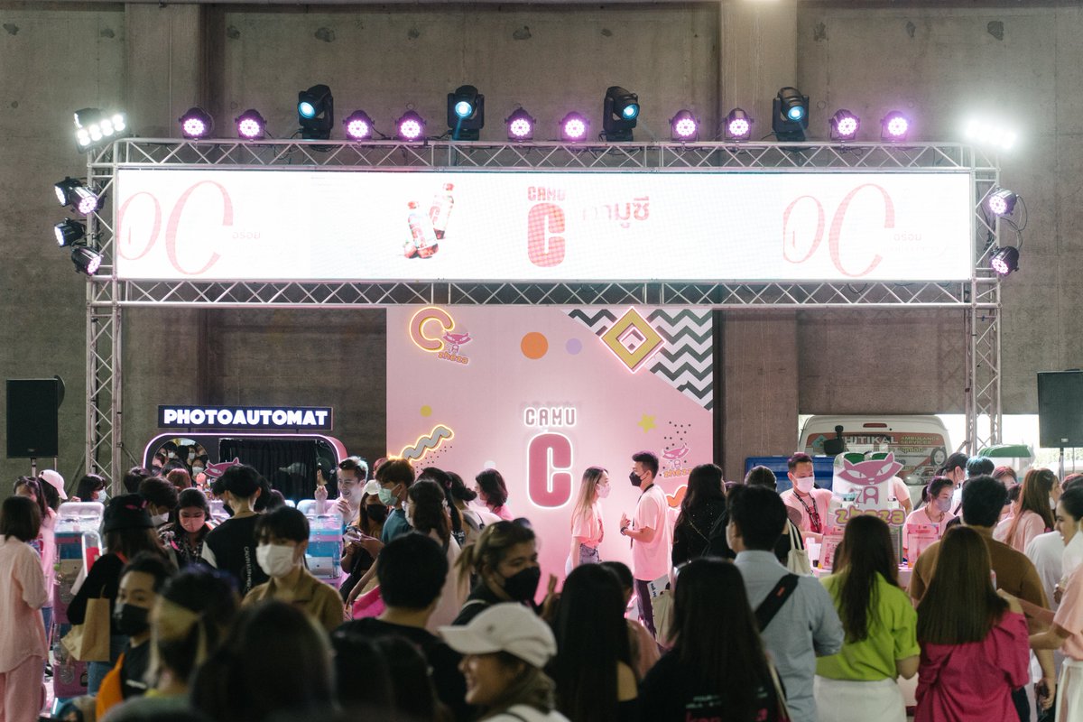 CamucOfficial's tweet photo. #คามูซี ขอแชร์ภาพโมเมนต์สุดประทับใจจาก #KamikazeParty2022 กับแฟนๆทุกคนที่ #โตมากับกามิ และได้มาร่วมสนุกสนานกันที่บูธ #CAMUCXKamikaze คลิกไปชมความฟินกันได้ที่นี่เลย🙂>>> https://t.co/xCtUIdpIL4 https://t.co/Uo2bI43HvS
