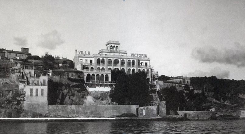 Melia_KL's tweet photo. It all started in 1956 when our founder Mr. Garbriel Escarrer decided to open the first hotel in Palma de Mallorca.
#meliakualalumpur
#ourstory
#soulmatters https://t.co/N4JysLAjTJ