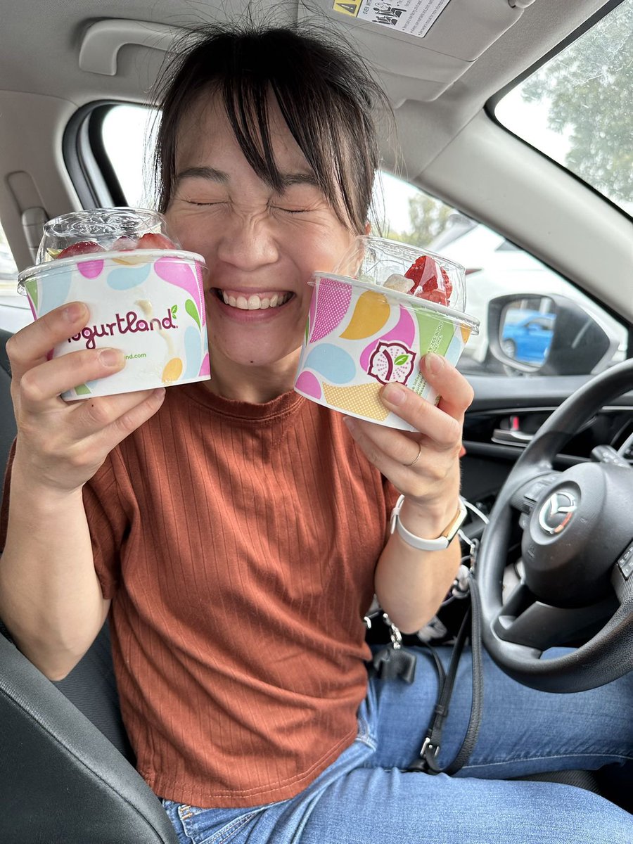 MsMayFu221's tweet photo. Last week sure was a rough one for me. But thanks to a sweet gesture from a student and free froyo from @_JulieMitchell_ and board members like @DonnaF4Kids, the joy and gratitude filled my heart 💜 #WeAreRUSD @RowlandSchools https://t.co/MxdGUC8FcC