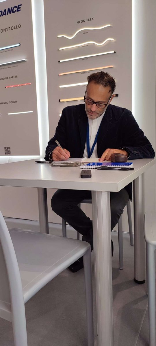 ledpointsrl tweet picture