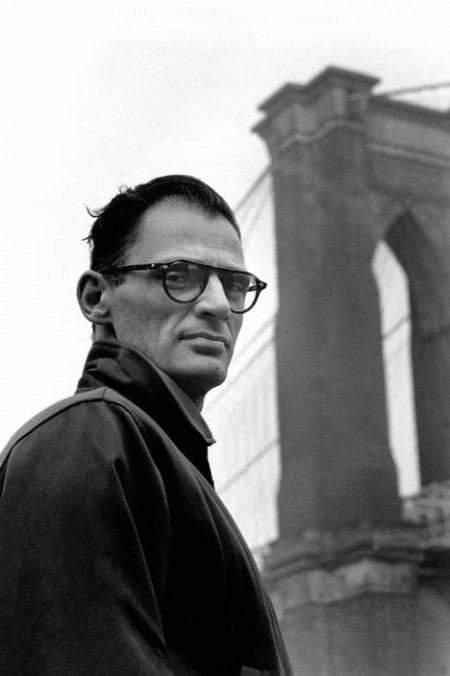 literlandweb1's tweet photo. “El carácter de una persona lo determinan los problemas que no puede eludir y el remordimiento que le provocan los que ha eludido”.
Arthur Miller
📷 Elliott Erwitt https://t.co/IQVnrHeSWS