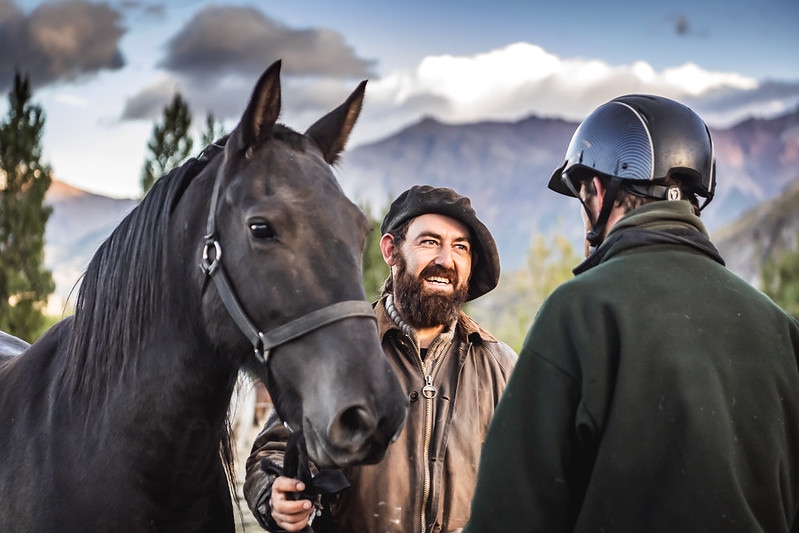 gauchoderby's tweet image. There's no better place than in Argentine Patagonia where riders from across the world come and experience the horses of the legendary Gauchos first hand.

Featured (from left to right): Alejandro Alcalde &amp;amp; Simon Kenyon

#GauchoDerby

Photo by: @sarahfarnsworthfieldsports