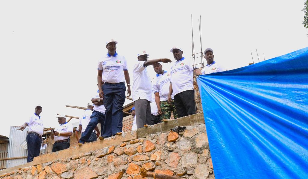 PNUDBurundi's tweet photo. C'est une occasion pour sensibiliser les différentes parties prenantes à être proactif en matière de #prévention à travers des investissements dans des systèmes d'#AlertePrécoce multirisques en vue d’informer à temps et mener des réponses appropriées.
#JIRRC #DDRDay #Burundi https://t.co/BY2n2xjuRG