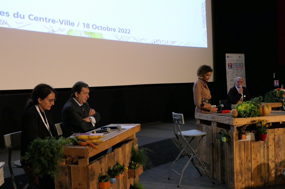 GrandParisMGP's tweet photo. Les Assises du #centreville se poursuivent avec une table ronde dédiée aux partenaires de #CentresVillesVivants avec Francis BUSSIERE, Président @cmaidf, @PPelloux1 &amp; @d_restino 🗣️
L’occasion de présenter l’Atlas des lieux culturels du #GrandParis 👉 https://t.co/lx0KShgTHx https://t.co/lrbrQ4lPDU