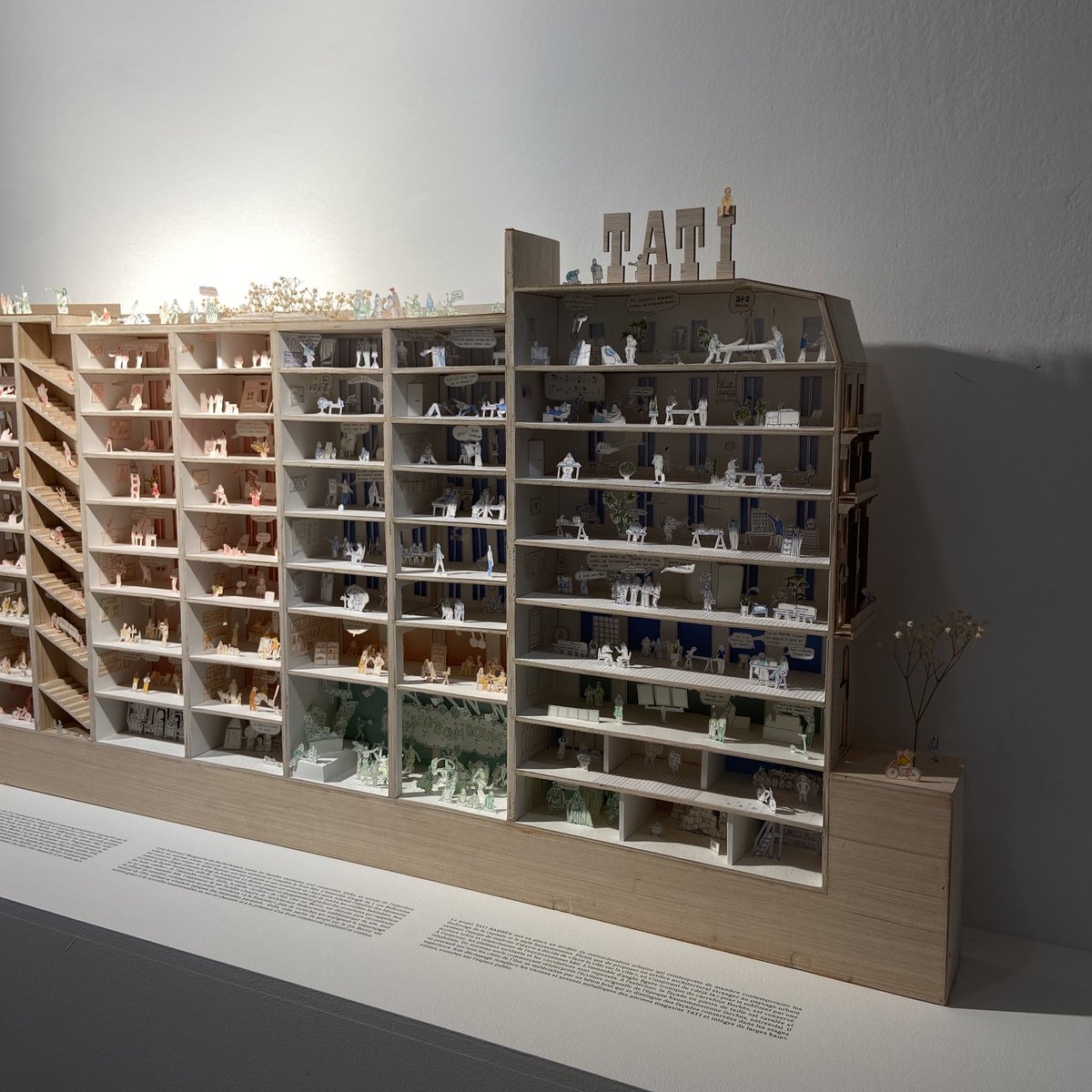 egregoire's tweet photo. Oui, un urbanisme bioclimatique à @Paris, c’est possible ! #TeamArchi

Le @PavillonArsenal s’est plongé dans l’ensemble des permis de construire déposés depuis 2020. Bilan : 70% des autorisations concernent déjà la rénovation et la réhabilitation du bâti. https://t.co/5S68NpKMq0