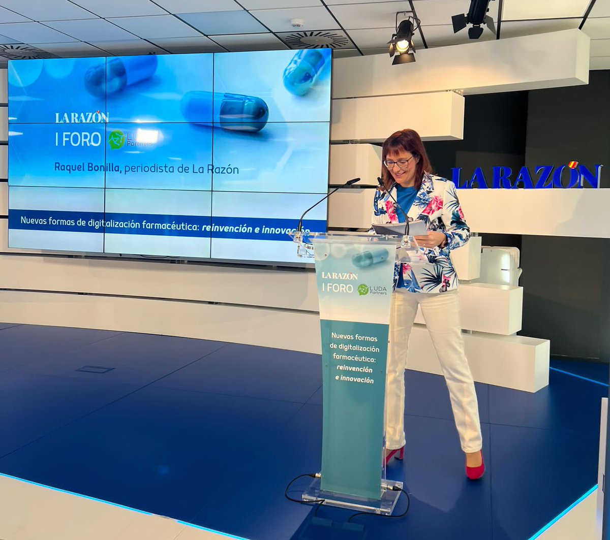 larazon_es's tweet photo. #ForoLudaPartnersLR | Abrimos este foro, moderado por @raquelbonilla12, redactora de A TU SALUD en @larazon_es, con unas palabras de nuestro director @pacomarhuneda. Puedes seguirlo en directo AQUÍ  https://t.co/fXEqVeuqWU https://t.co/ZCwGSTxD63