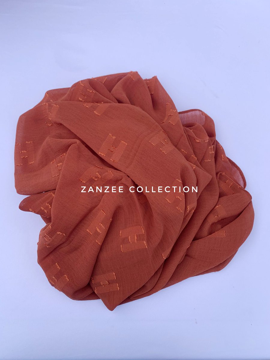 Zanzee_zee's tweet photo. I take God beg you,please retweet this for me🙏🙏

 Asma H-Scarf🧕 

🔸Soft
🔸Non- slippery chiffon material 
🔸Perfect for any hijab or turban styling 

Price: #2,000

Available in different colors 

To shop, dm or whatsapp https://t.co/do6HspVSKG https://t.co/4Lclh69ukW
