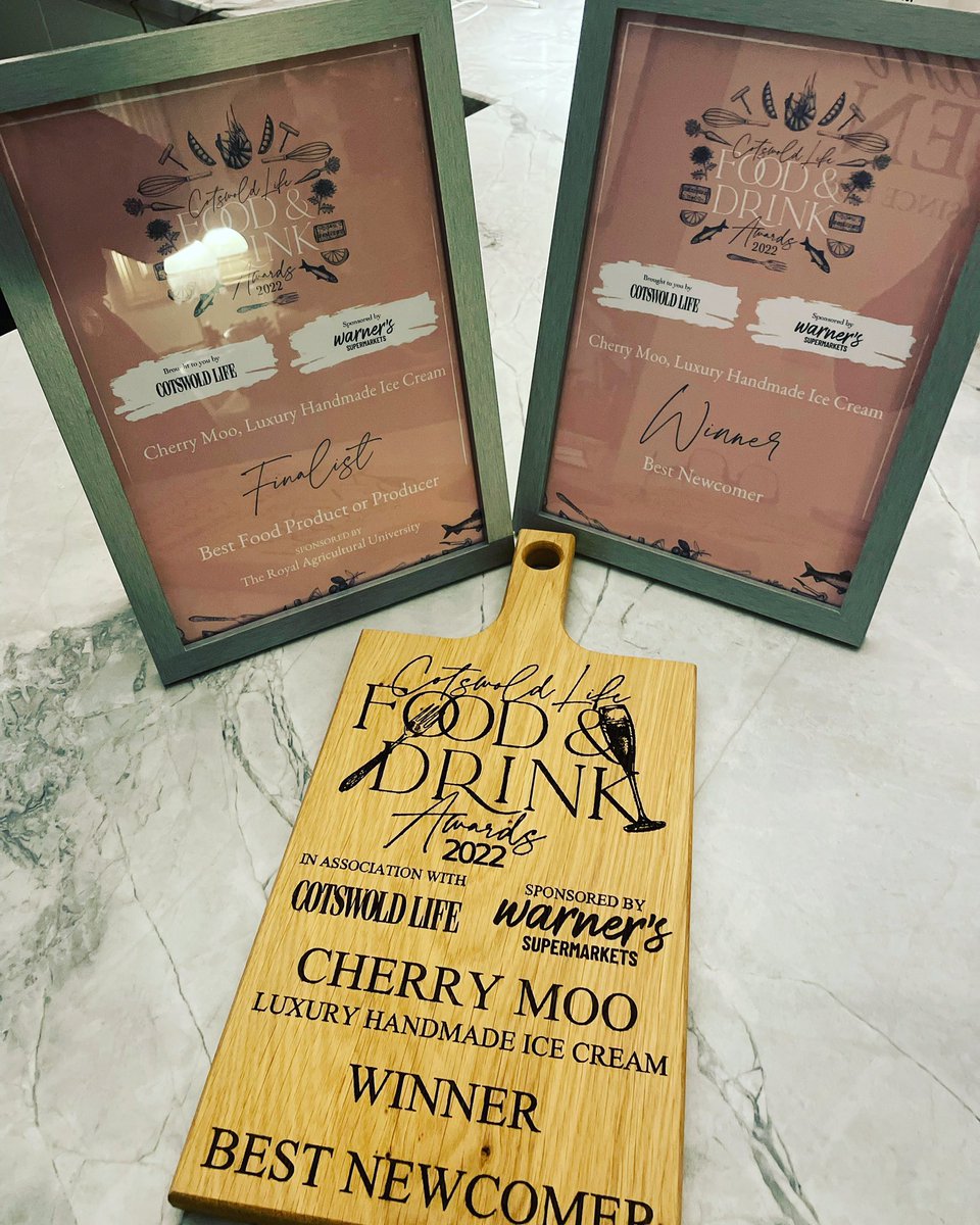 CherryMooLuxury's tweet image. So thrilled to announce that I WON “Best Newcomer 2022” at the @CotswoldsLive Food &amp;amp; Drink Awards! Thank you everyone, I’m ecstatic! #CLFDA