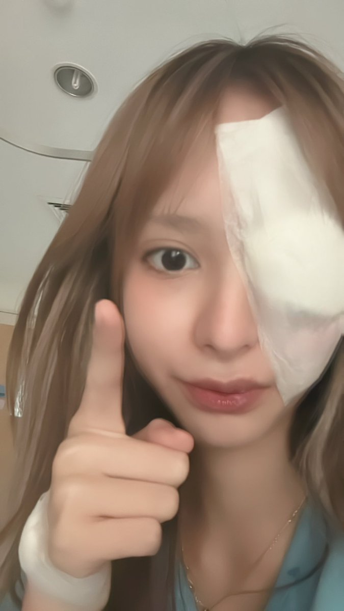 กูอ่านเเท็กตัวเองจนกูเป็นเอเรนเยเกอร์ละ ตากุ้งยิงละหนึ่ง ถ้าพิมพ์ผิดอย่าว่ากันนะ กูมีตาข้างเดียว55555665 #เกรซซี่