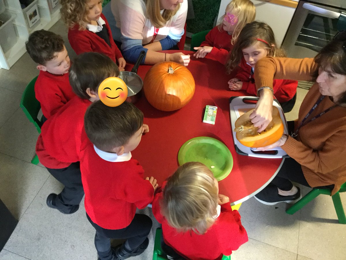 standrewsmajor's tweet photo. Nursery loved making Pumpkin Soup for Harvest. It was delicious! #SAMsNursery #ExploringAutumn https://t.co/kPsplXjskN