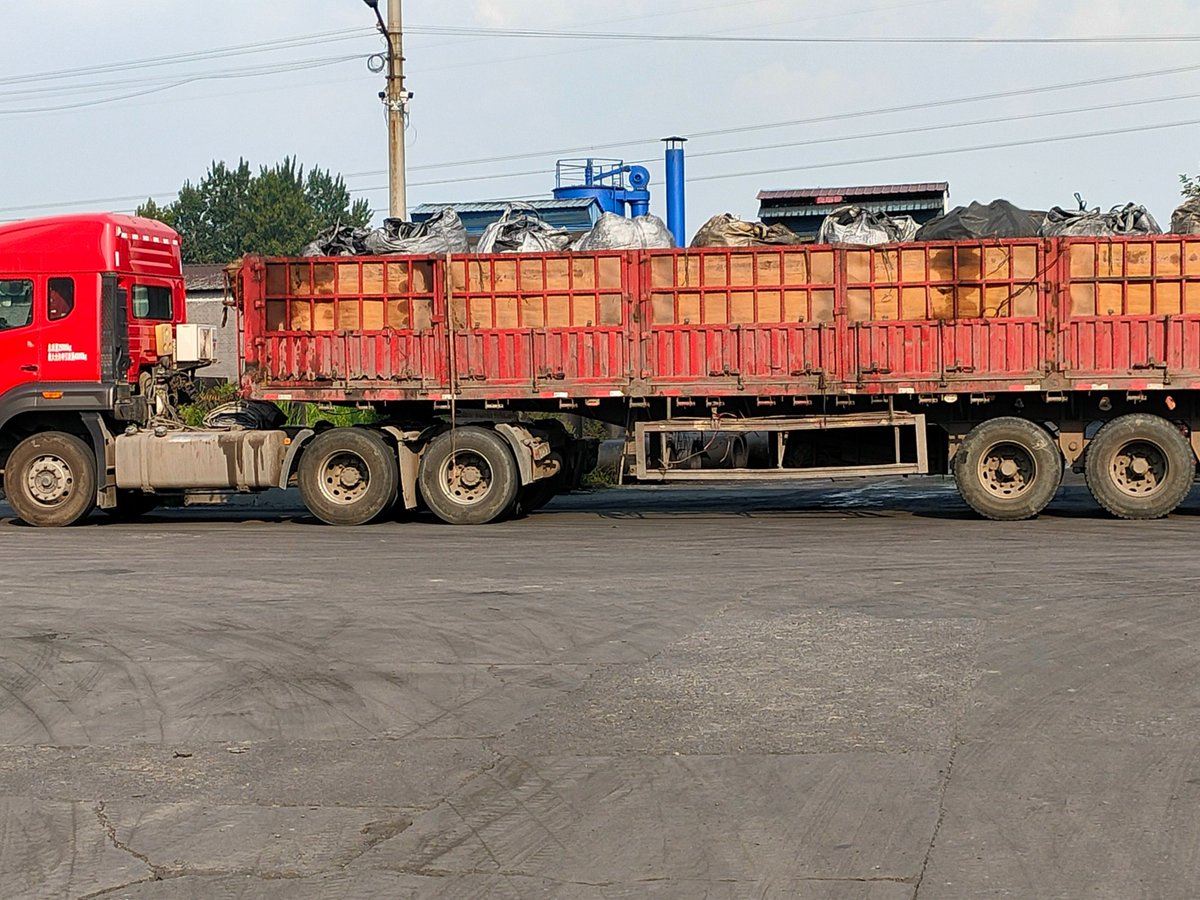 wenjiel60854689's tweet image. The true density of the calcined coke indicates the difficulty of graphitization of the petroleum coke. 
The higher the true density of the calcined coke, the easier the graphitization of the petroleum coke, and the lower resistivity of the graphitized product.
#carbonmaterial