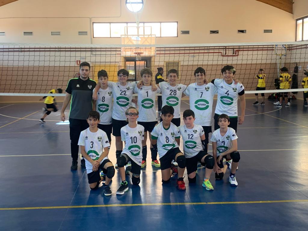 CLUBPARLAVOLEY's tweet photo. El INFANTIL Interia gana a domicilio 1-3 a @chv1995  en un gran partido, con un juego muy sólido que les llevó a la segunda victoria consecutiva.

¡¡Enhorabuena chavales!!

@CasaDeporte_ @AytoParla @FMadridVB @Maxcolchon @piensosdecan @libreriagradua2 #Parla https://t.co/LG8HFh4IyT