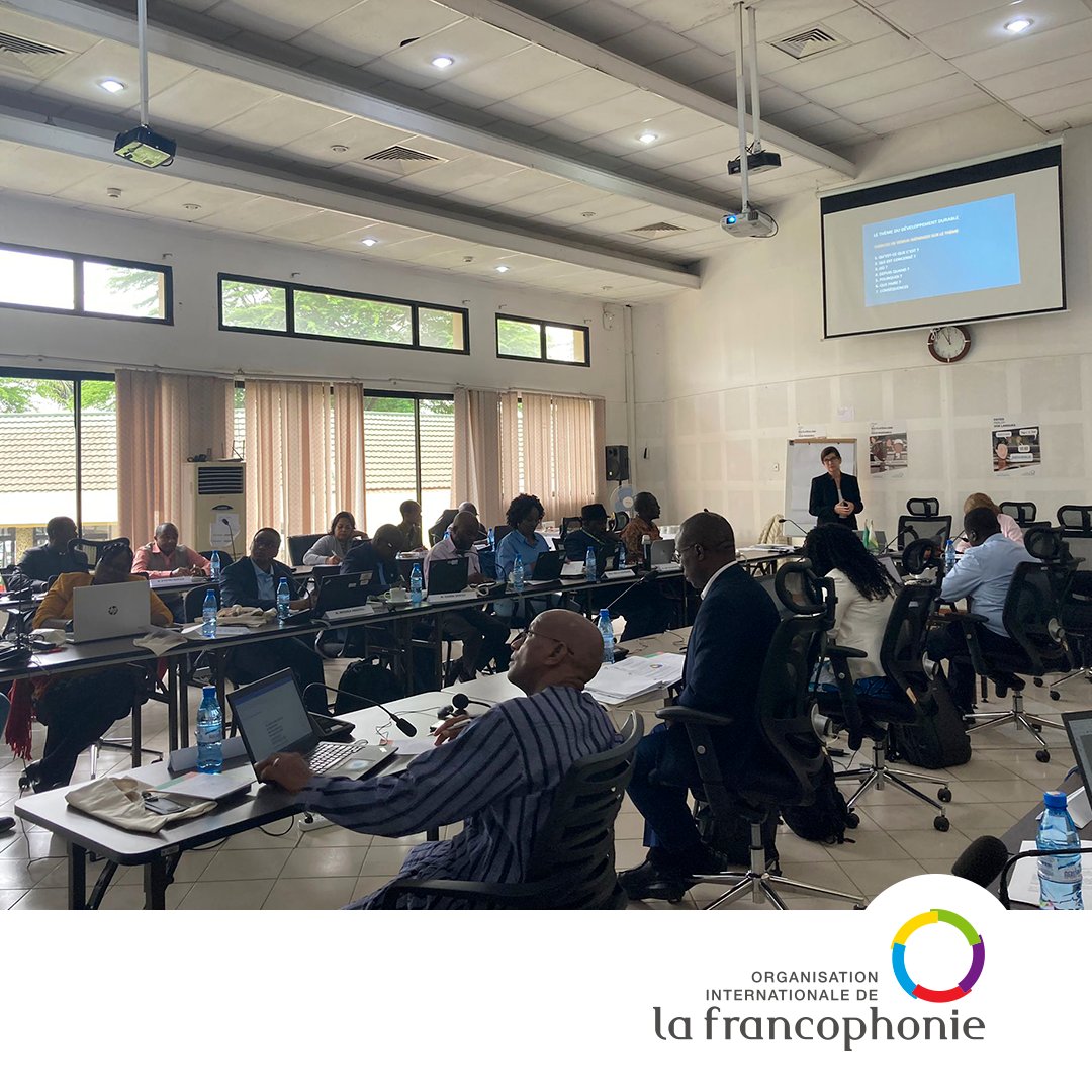 L’OIF organise une simulation de réunion internationale en français à Arusha (Tanzanie), du 17 au 20 octobre pour aider des représentants d'organisations internationales à renforcer leurs capacités en #français en amont de la #COP27. 👉🏽 ow.ly/nPz750LcSZR
