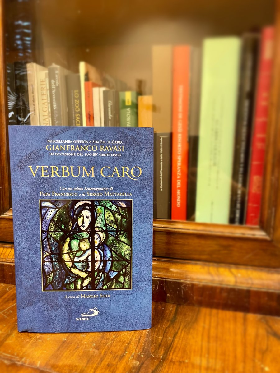 CardRavasi's tweet photo. Desidero ringraziare, colpito e commosso, tutti gli amici che hanno partecipato e contribuito alla realizzazione del volume #VerbumCaro: racchiude saperi, visioni, ma anche testimonianze di vita e percorsi comuni, che conserverò sempre nella mente e nel cuore.
#18ottobre https://t.co/KrVSN9Zmau