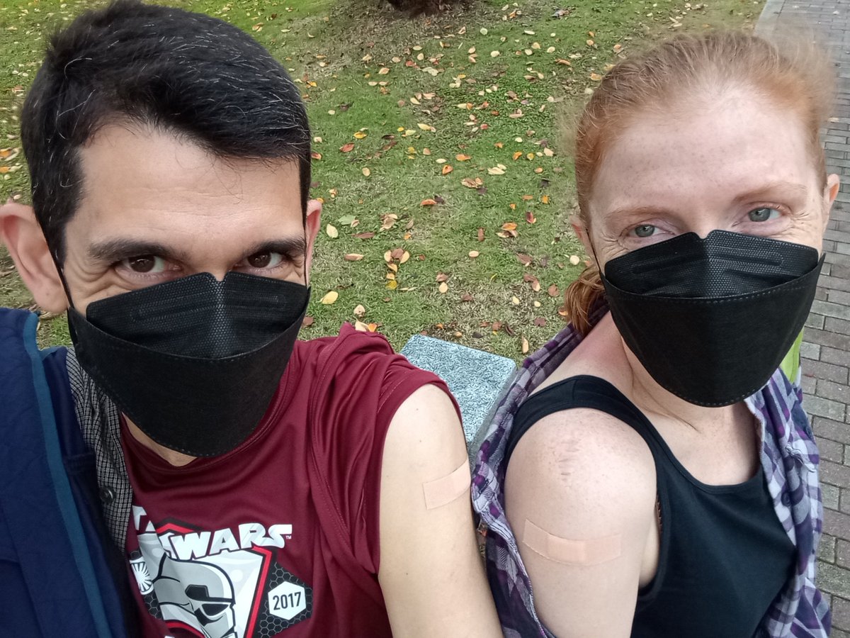 二価ワクチン、やったー!
Bivalent booster in the books!