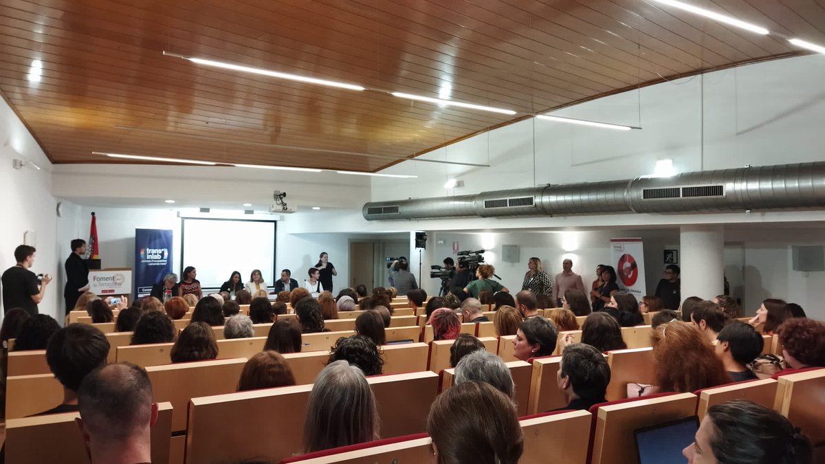 SOM_ocupacio's tweet photo. #Mataró participa en la jornada #Transinlab: jornada d'ocupabilitat per a persones trans organitzada per la #xarxamunicipislgtbi de Catalunya de la qual Mataró en forma part
En directe a https://t.co/zwqfH4uMxR https://t.co/psRLusK95p