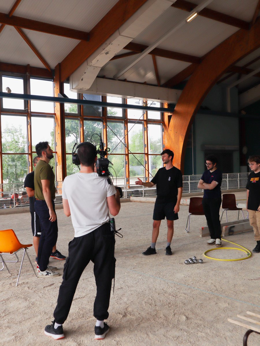 FramesAvignon's tweet photo. 🎥 Le live pétanque de @poncefleur avec @revuesdumonde @AREtoiles @Feldup_official  @mistermv @Rivenzi_  
Vous étiez sur le live Twitch ? 🟣
#frames2022 #livepétanque #donationgoal #twitch #livetwitch #pétanque #avignon https://t.co/QX6qXOLaVZ