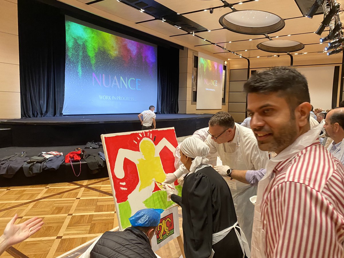 davidwkchitty1's tweet photo. #teambuilding at its best! Those that #paint together stay together. @CroweGlobal #internationalconference https://t.co/cD1j57CjLI