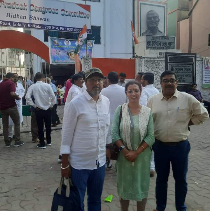 MANAS_INCWB's tweet photo. After exercising the Organisational Rights to elect the AICC President, met my friends &amp; colleagues at WBPCC headquarter.
@kantanu @INCWestBengal @INCIndia @kesharINC @NasirHussainINC @INTUCWB @RahulGandhi @DrAChellaKumar https://t.co/vjn64iLqmg