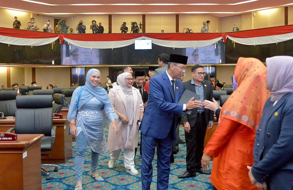 dprddkijakarta's tweet photo. Momen Pj Gubernur Perdana Hadiri Paripurna DPRD DKI Jakarta
#DPRDDKI #DKIJakarta #PjGubernur #jakartainfo #jakartaupdate #jakartanews https://t.co/T0YHfgpTIt