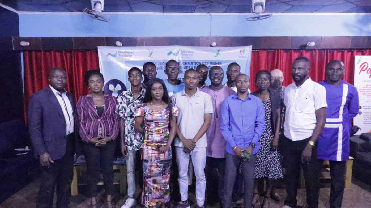 RECOJAC3's tweet photo. La #formation régionale sur la Boîte à outils #GIRE du GWP se déroule en ce moment au #Cameroun et au #Congo. 
40+ participants, issues de secteurs différents sont formés sur la façon dont la boîte à outils #GIRE du @GWPnews peut améliorer leurs initiatives. https://t.co/PUgG3ro3Rh