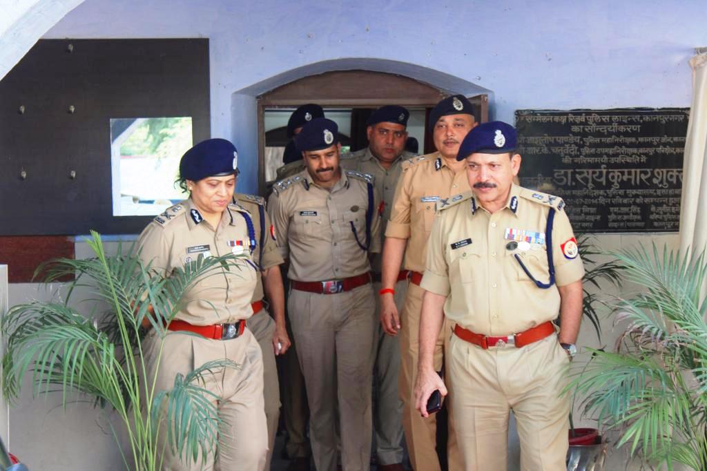 UP Traffic Police on Twitter "RT adgzonekanpur ADG यातायात एवं सड़क