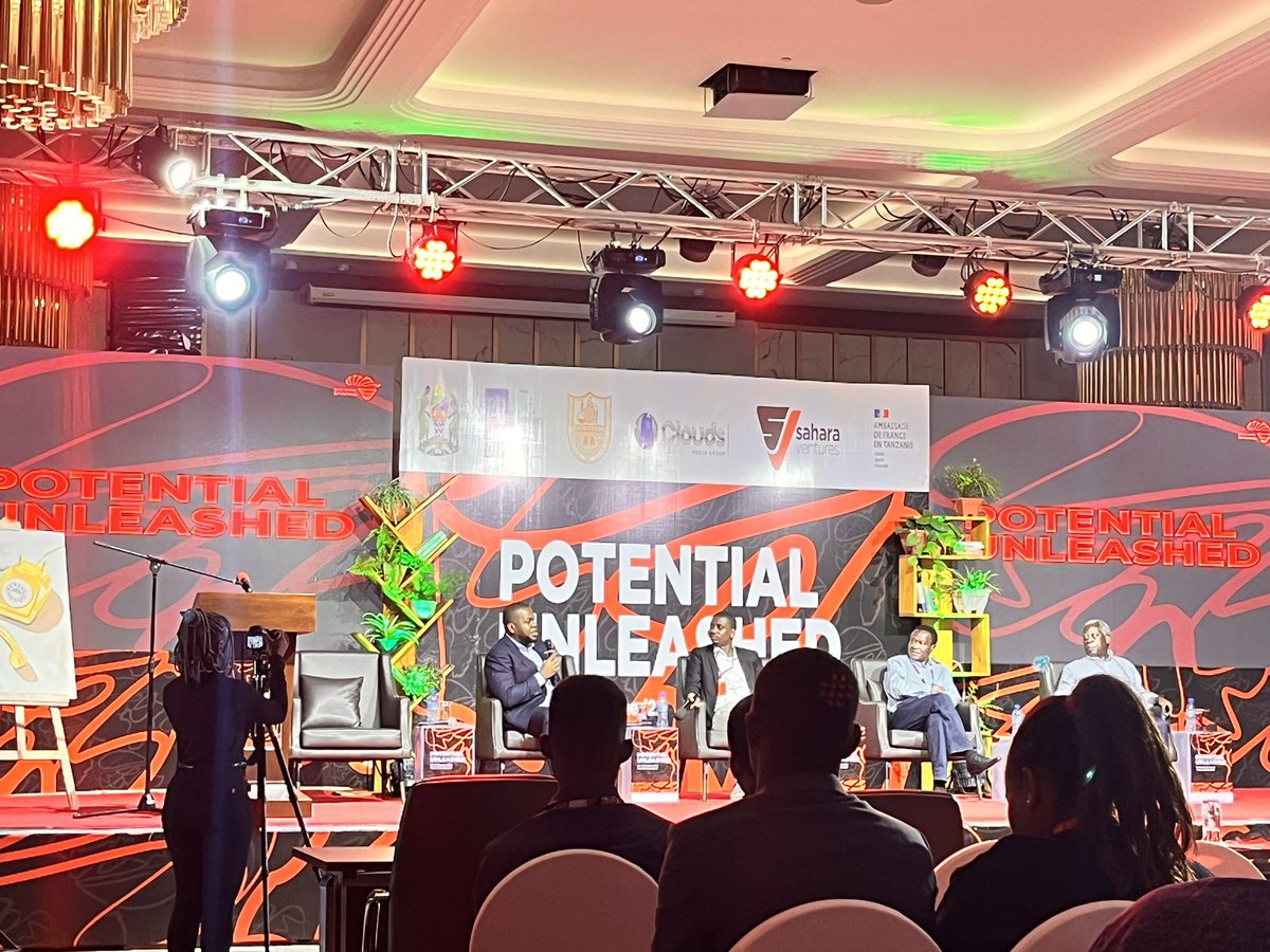jeskimosso's tweet photo. Am happy to be attending the @SparkSahara 2022 #PotentialUnleashed the room is filled with #tech &amp; #innovation fanatics sharing learnings and experiences on the sector. So far, Innovation &amp; tech growth in Tanzania seem promising🔥 https://t.co/tnPXvczngy