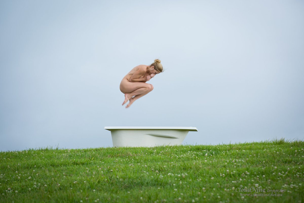 cloudnine_art's tweet photo. @fineArtadiusz "Jump into the bath" he said. And she did.  
Fabulous @FannyM_model https://t.co/frqRWZBaRA