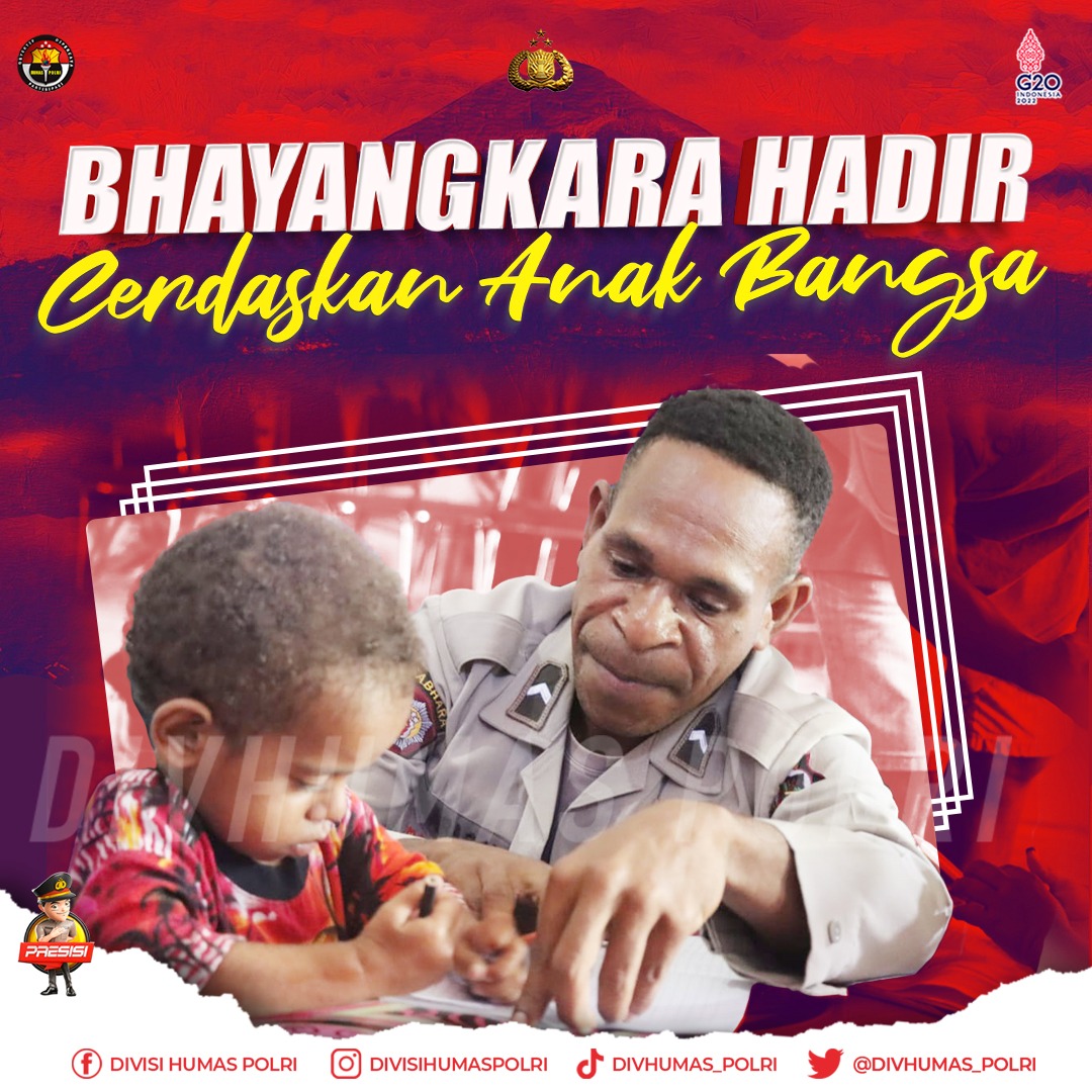 Humasreshalteng's tweet photo. Bhayangkara #HadirUntukMelayani Cerdaskan Anak Bangsa

Terlihat kedekatan personel Bhayangkara yang dengan penuh kesabaran mengajari anak-anak menulis di GPDI Agape Yahukimo, Papua.Ini adalah bentuk Jalan Pengabdian Polri https://t.co/A2sr71Zehu